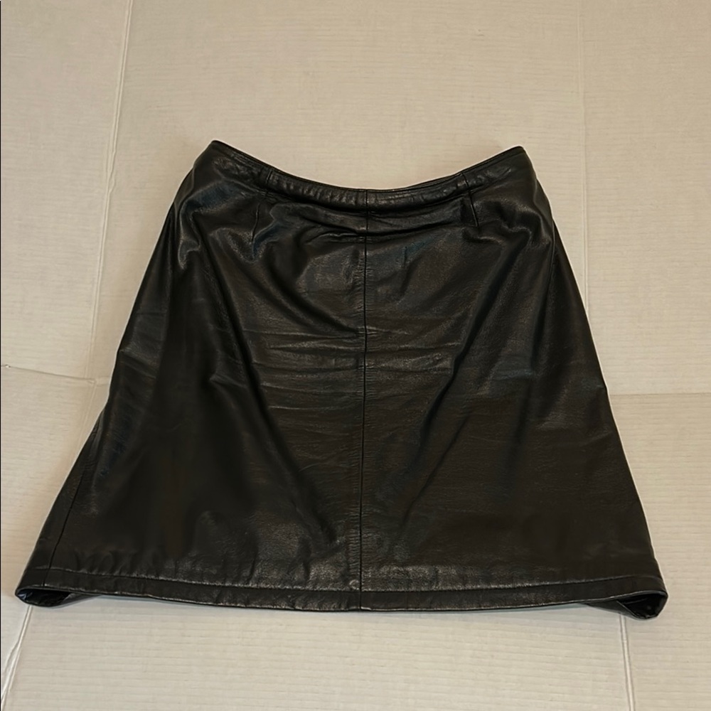 Vintage Wilson’s Maxima Sz 10 Black Mini Leather Skirt/ back slit.Fully lined